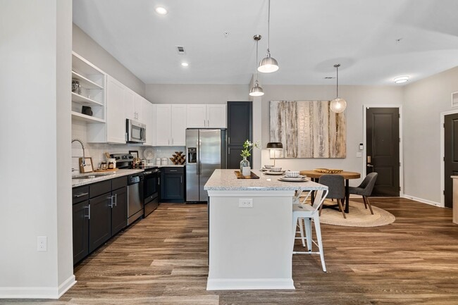 Building Photo - Avalon at Palisades