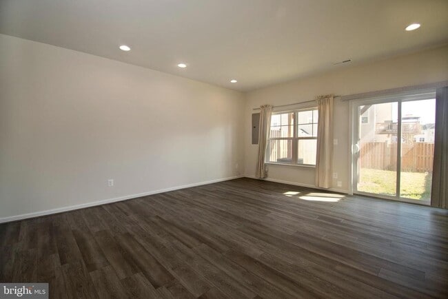 Building Photo - 105 Gristmill Ct