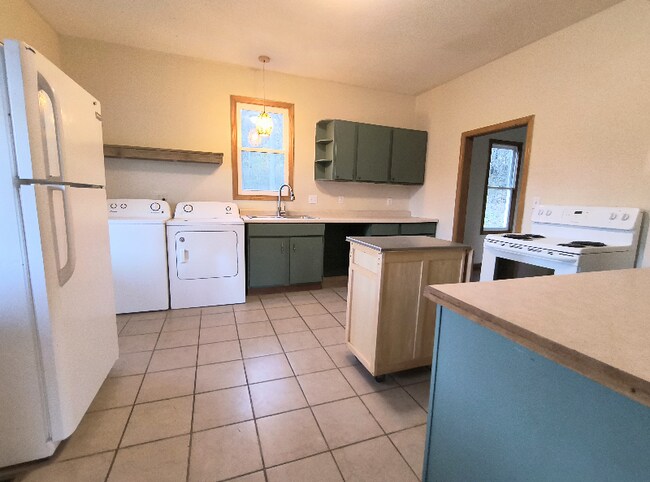 Building Photo - 2705 College Dr