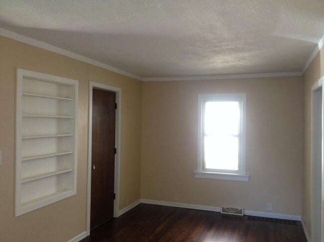 Building Photo - House for Rent