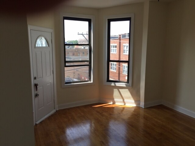 Foto del edificio - 2347 W 24th Pl