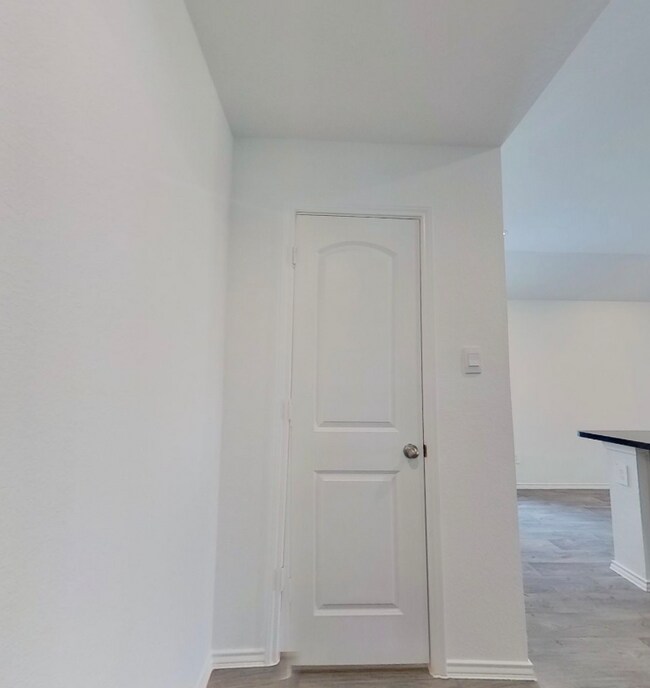 Building Photo - 2434 Moraine Vly Dr