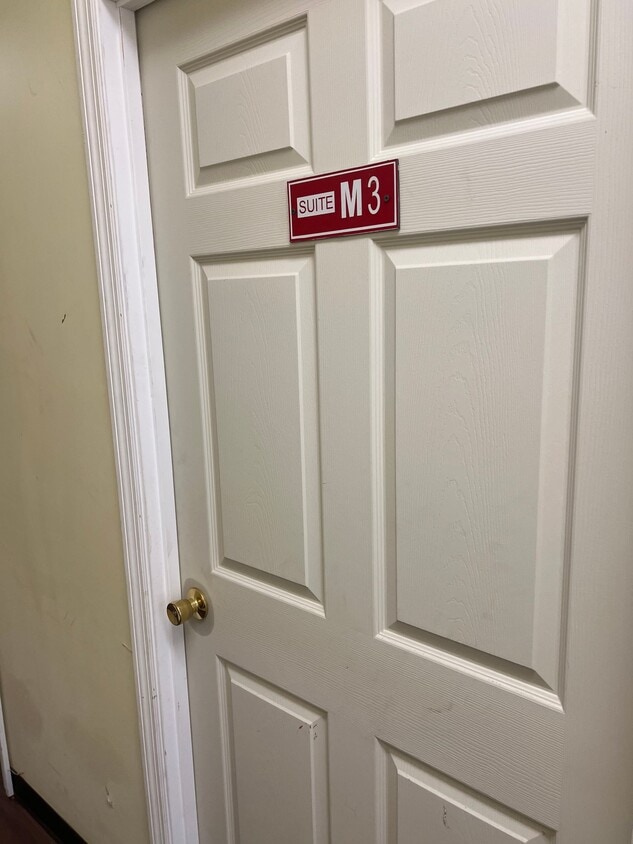 Building Photo - 133 N Gordon St