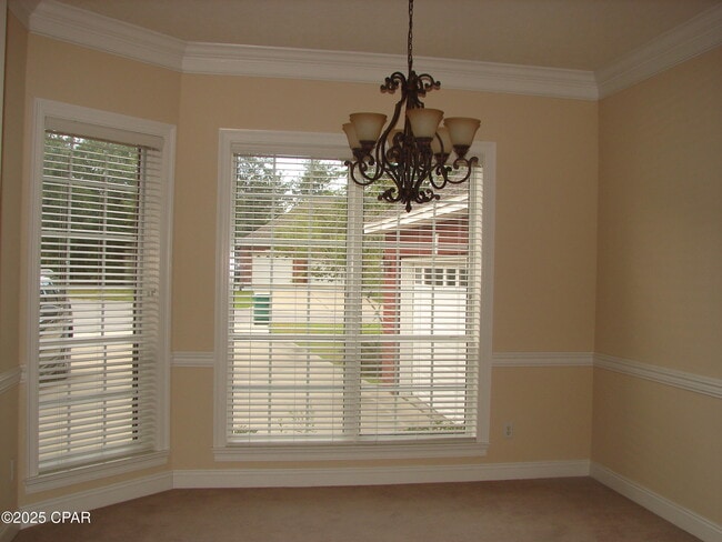 Building Photo - 3402 Hillcrest Dr