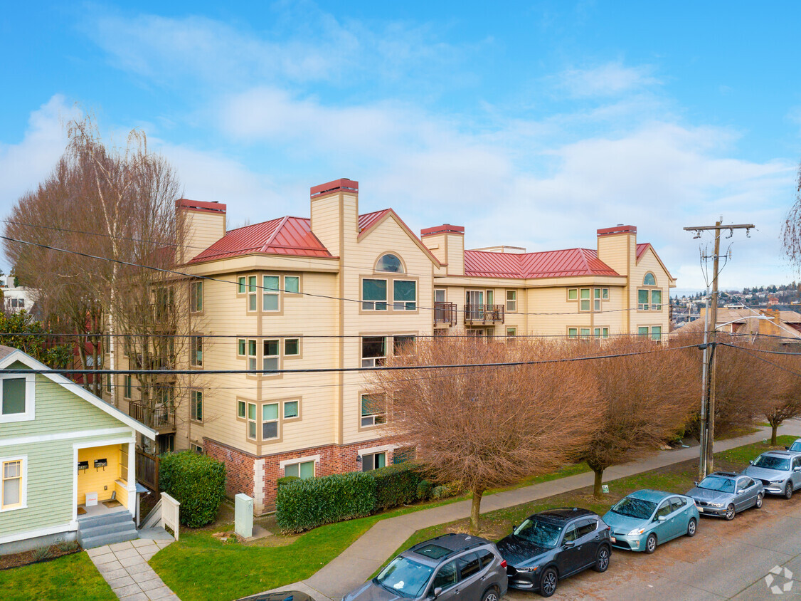 Primary Photo - Windsor Court Apartments