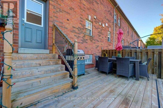 Building Photo - 7 Hawtin Ln
