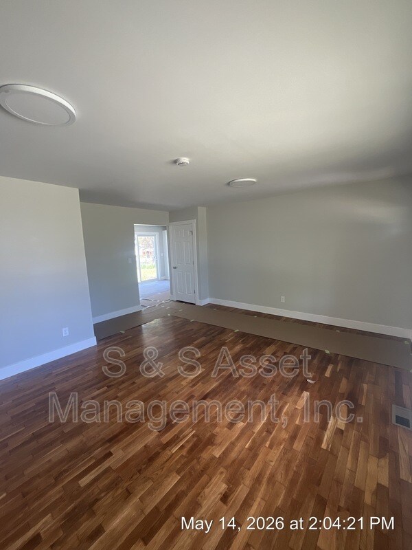 Foto del edificio - 4106 Stillwell Ave