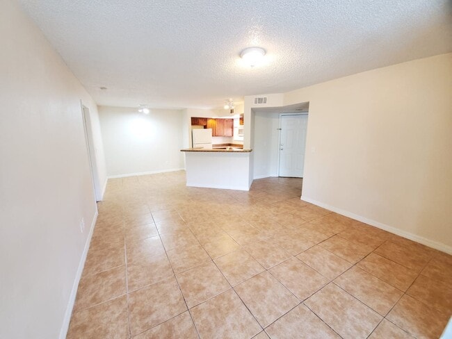 Foto del edificio - 5725 Gatlin Ave