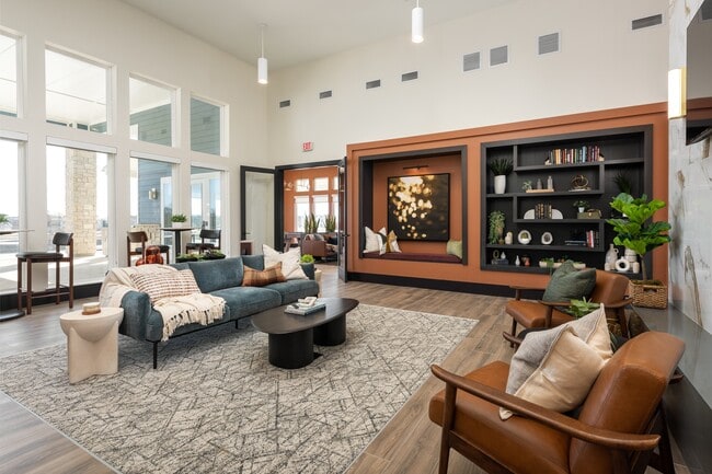 Building Photo - Montage at Hawk Ridge