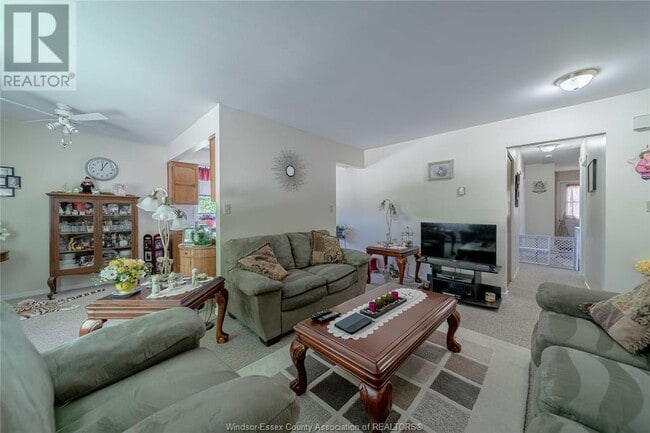 Building Photo - 25 Hillview Crescent
