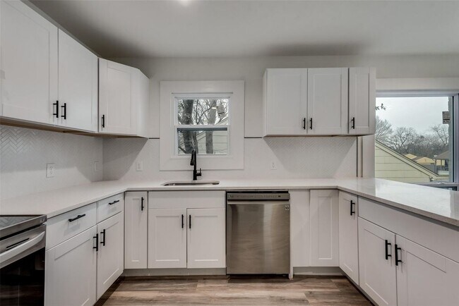 Building Photo - 1411 Arborvitae Ave