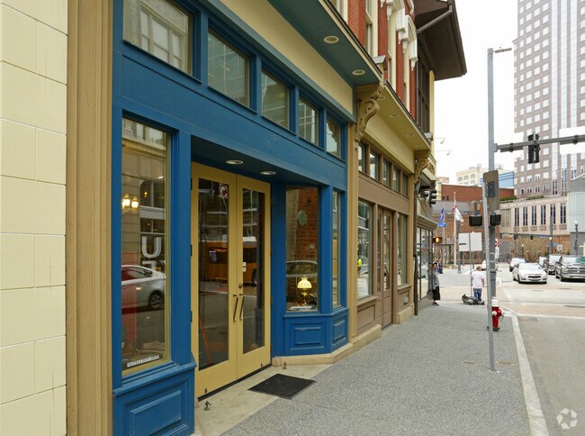 Building Photo - Market at Fifth