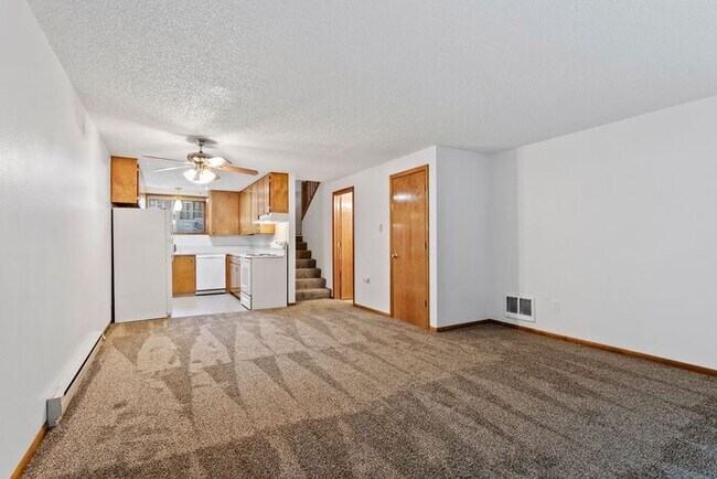 Foto del edificio - this is a must see large 2 bed 1.5bath tow...