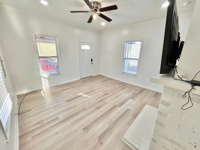 Foto del edificio - 2BR/1BA Home-Sweet-Home