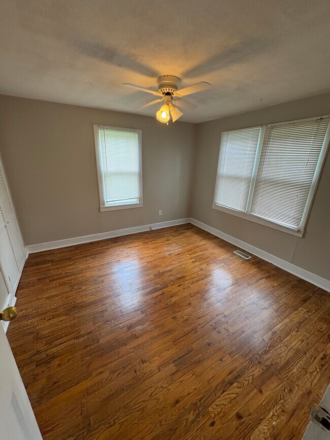Foto del edificio - 407 Douglas Ln