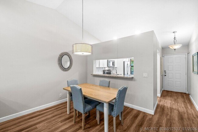 Foto del edificio - 22148 Palms Way
