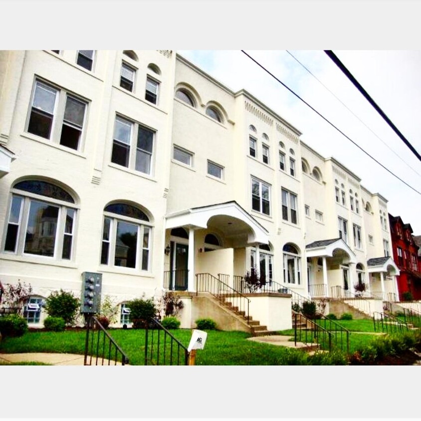 Primary Photo - 6336 Marchand St