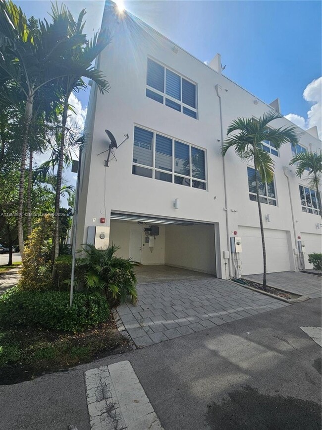 Foto del edificio - 6670 NW 105th Ct
