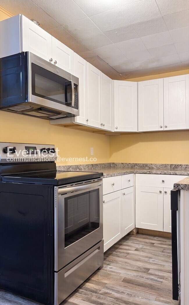 Foto del edificio - 2-Bed/1-Bath Town Home/ Available Now!
