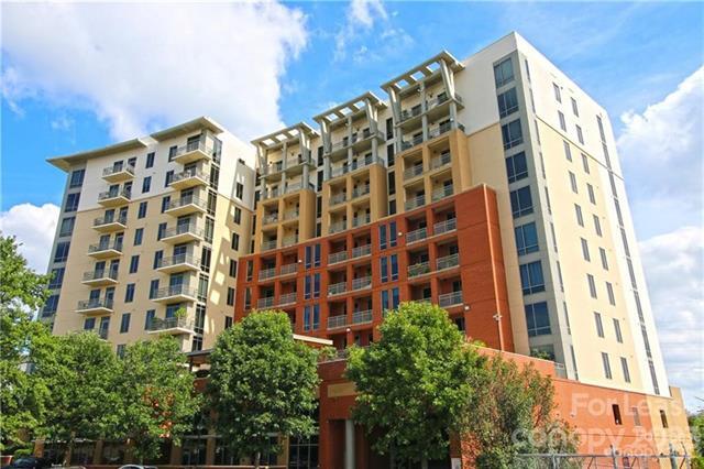 Building Photo - 701 Royal Ct