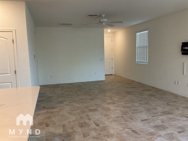 Building Photo - 801 Calle Tikal