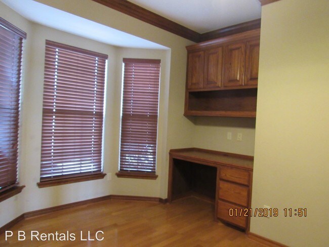 Building Photo - 3 br, 2 bath House - 5306 SW Tyler Avenue