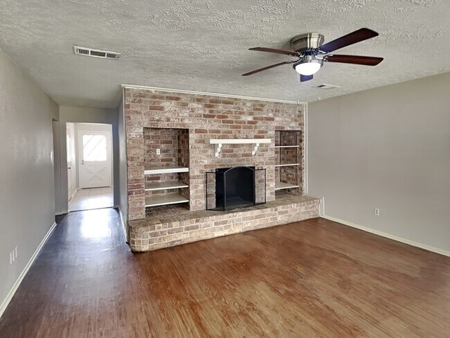 Building Photo - 4315 Sloangate Dr