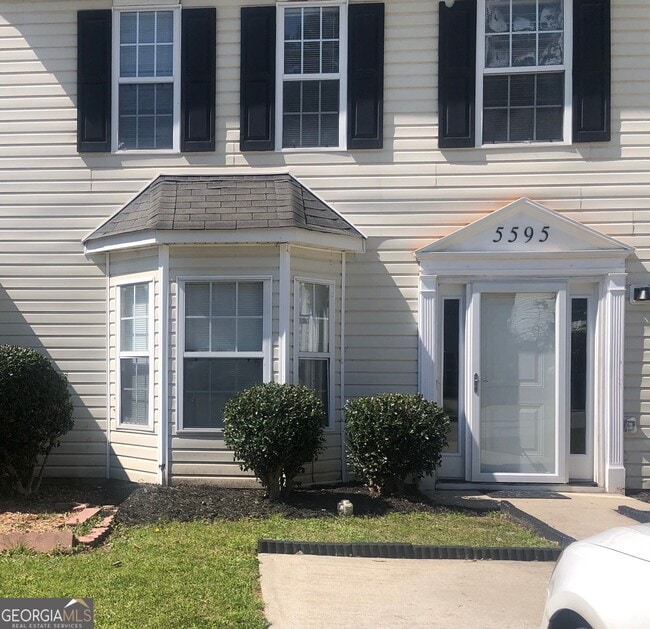 Building Photo - 5595 Hampton Ct