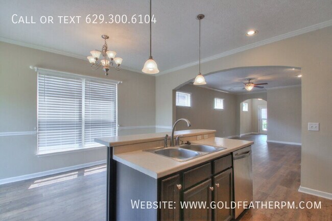 Building Photo - 126 Trenton Ln