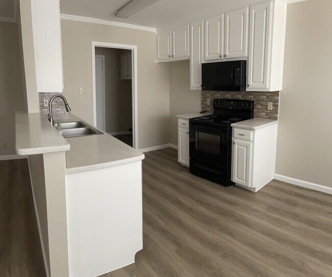 Foto del edificio - 129 Wildwood Ct