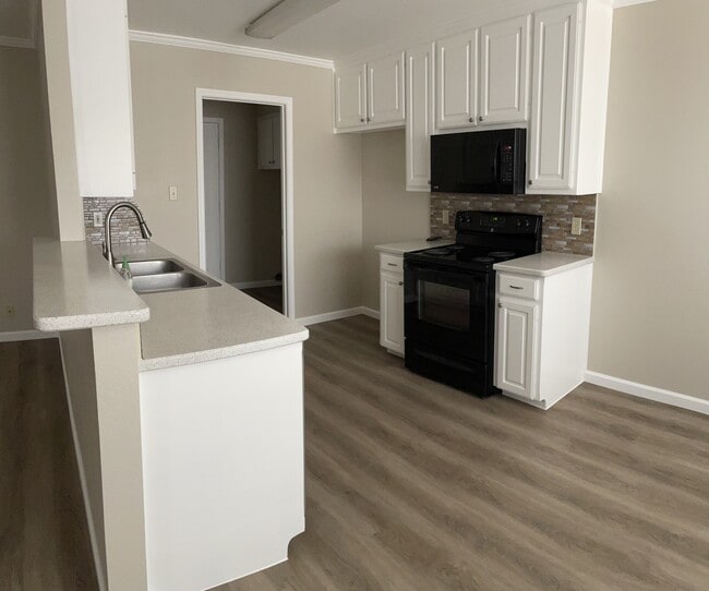 Photo - 129 Wildwood Ct Townhome