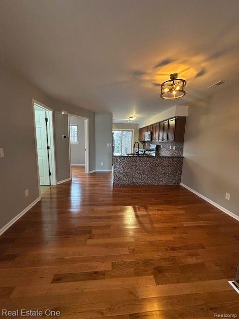 Foto del edificio - 4240 Maple St