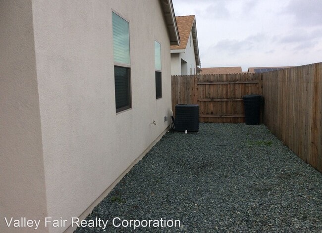 Building Photo - 3 br, 2 bath House - 2149 Harvest St