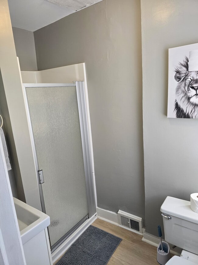 Foto del edificio - 309 S Van Doren St