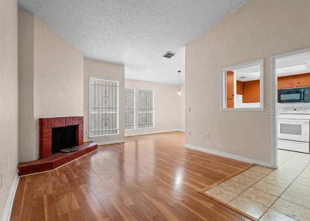 Building Photo - 652 St Johns Ct
