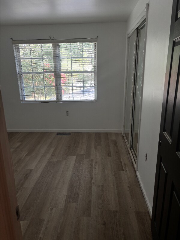 Foto del edificio - 1621 Debra Dr