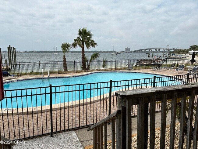 Foto del edificio - 5505 Sun Harbor Rd