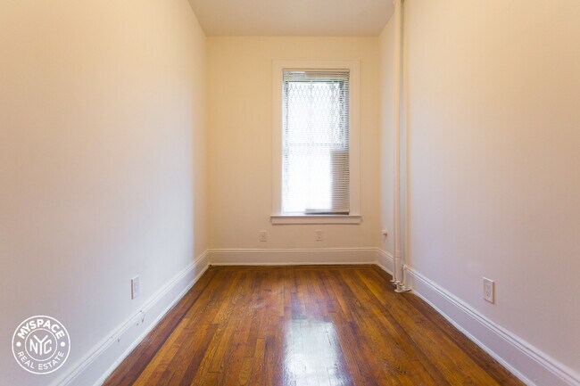 Building Photo - 41-21 Denman St