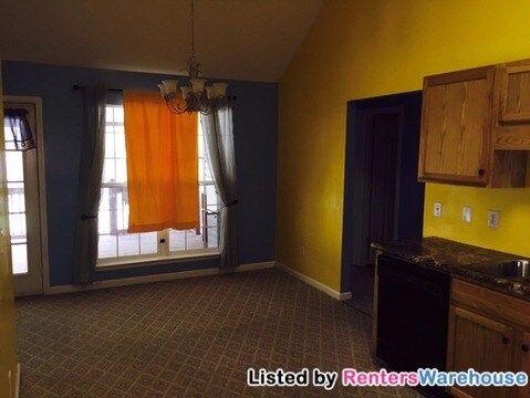 Building Photo - 2147 Maricourt St