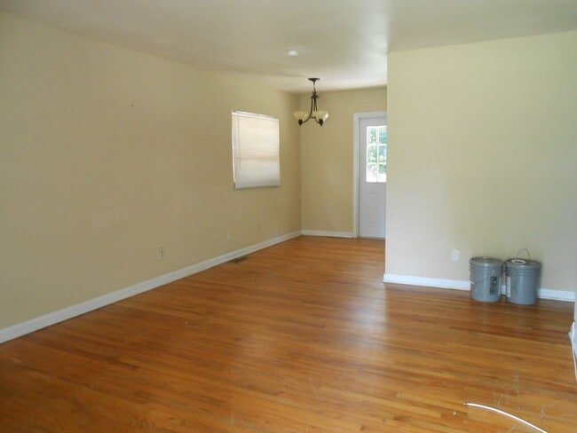 Photo - 1606 Airport Dr Apartment