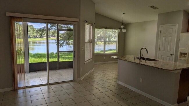 Foto del edificio - 963 Beckingham Dr
