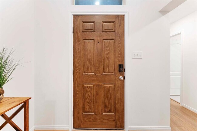 Foto del edificio - 12803 Pear Orchard Dr