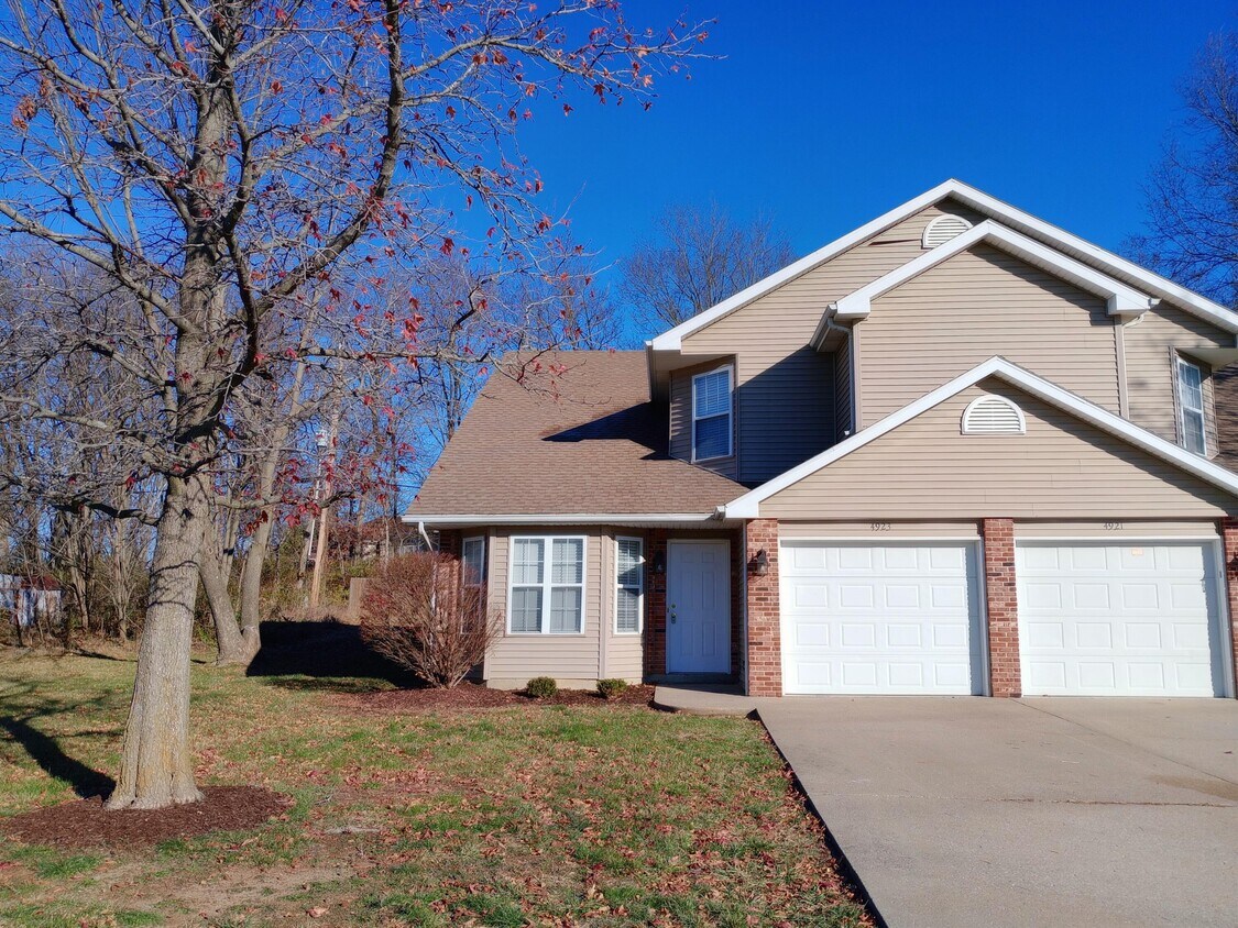 Foto principal - 4923 W Millbrook Dr