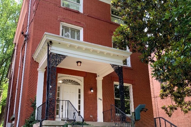 Front - 1041 Cherokee Rd