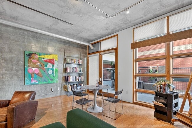 Foto del edificio - 877 Island Ave