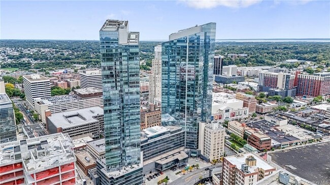 Building Photo - 5 Renaissance Square