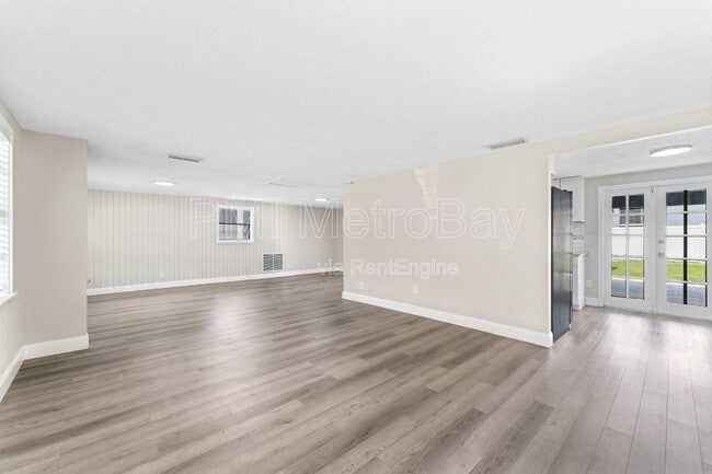 Building Photo - 6121 N Falkenburg Rd