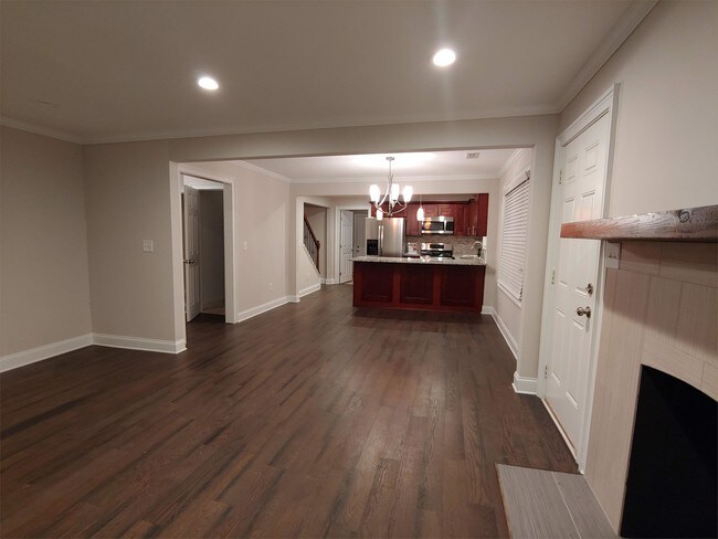 Building Photo - 2138 Delowe Dr