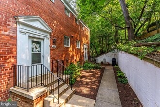 Building Photo - 3507 Valley Dr