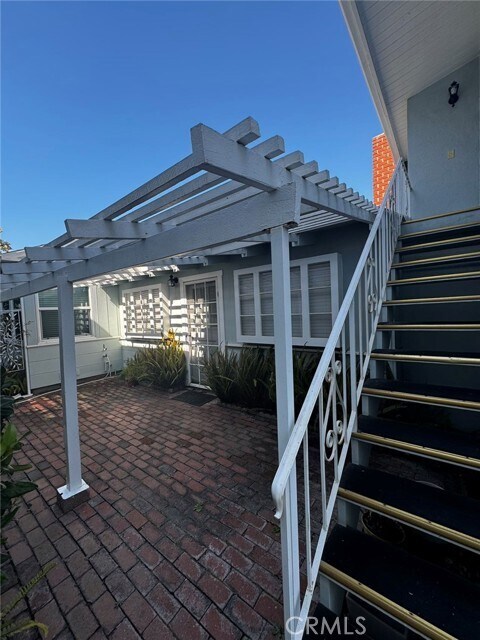 Foto del edificio - 618 Heliotrope Ave